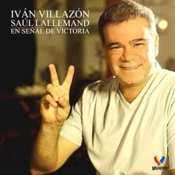 En señal de victoria